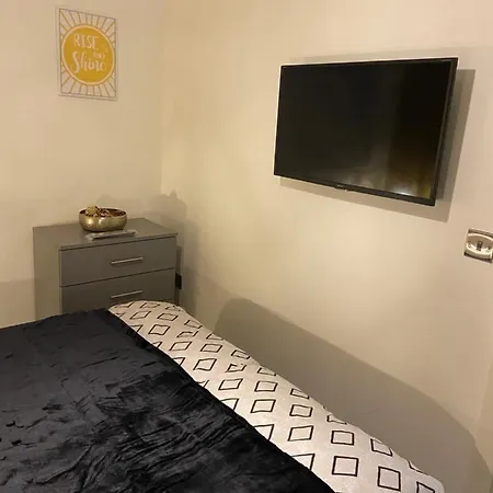 From Cosy 2 Bed Lägenhet Bradford (West Yorkshire)